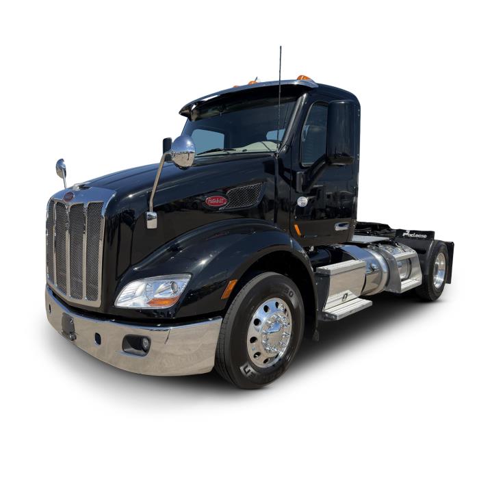 2021 Peterbilt 579 - image 1
