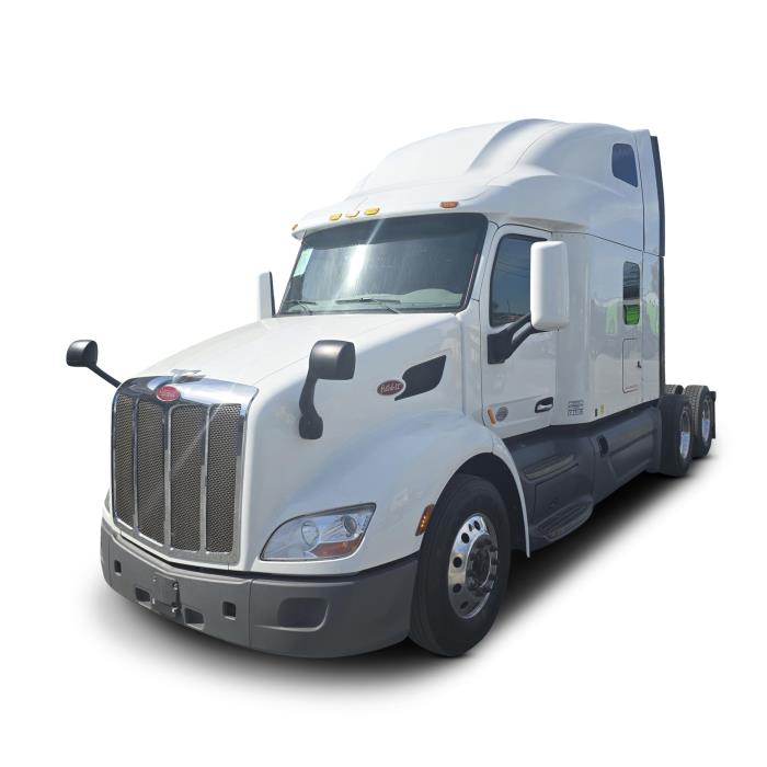 2021 Peterbilt 579 - image 1