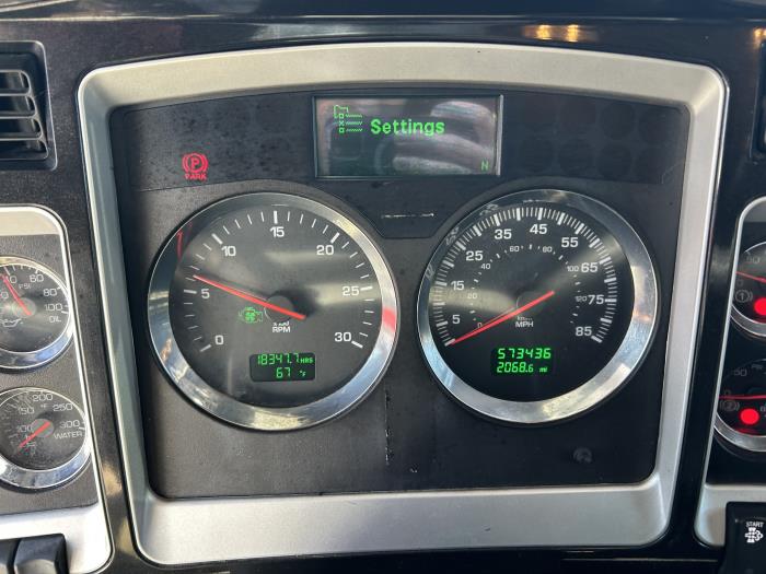 2019 Kenworth T800-13