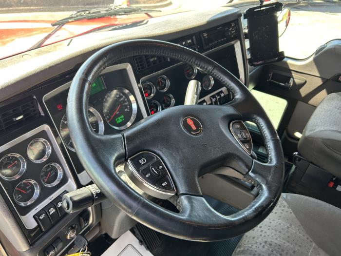 2019 Kenworth T800-12