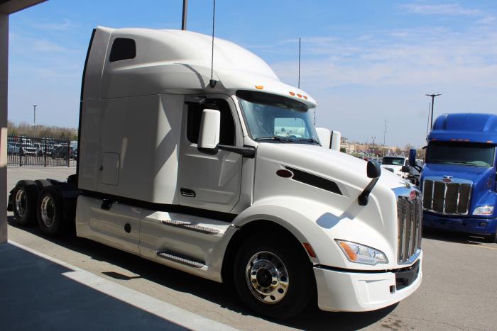2022 Peterbilt 579-5