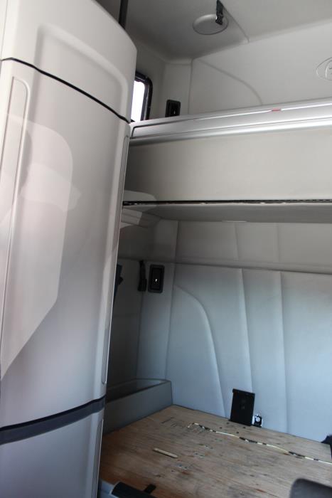 2022 Peterbilt 579-12