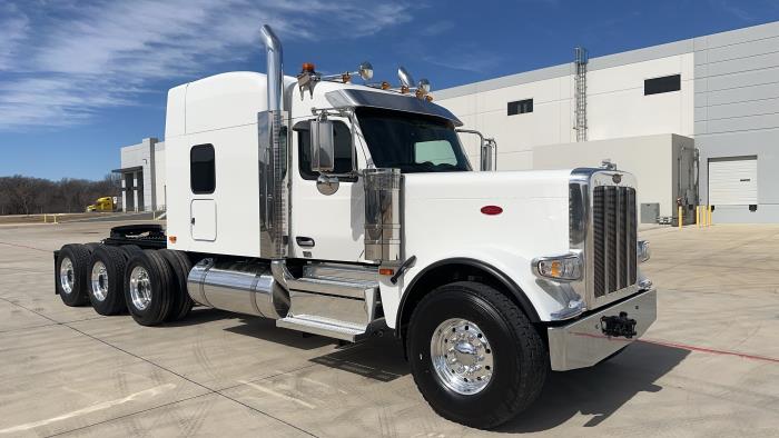 2027 Peterbilt 589-3