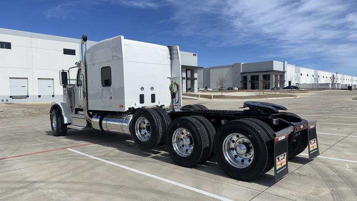 2027 Peterbilt 589-7