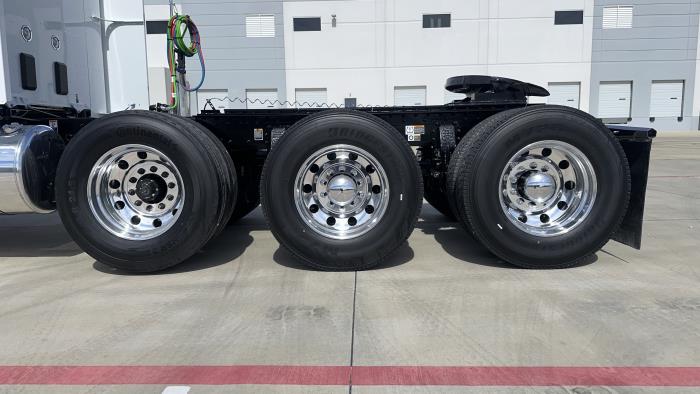 2027 Peterbilt 589-11