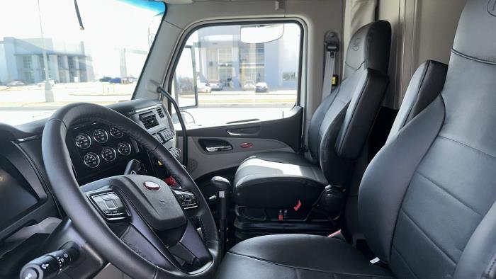 2027 Peterbilt 589-21