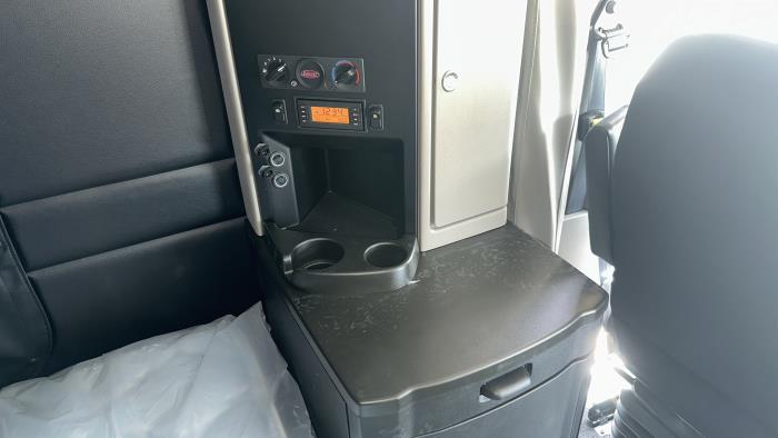 2027 Peterbilt 589-30