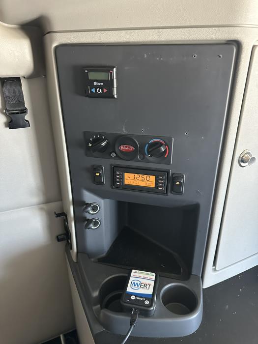 2021 Peterbilt 579-11