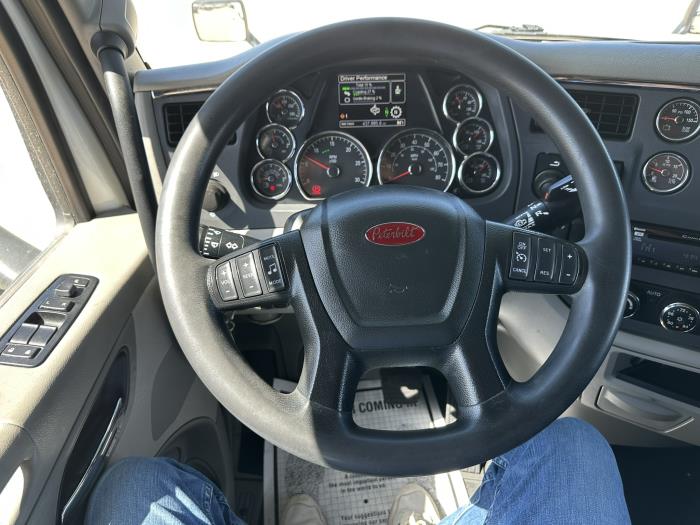 2021 Peterbilt 579-5