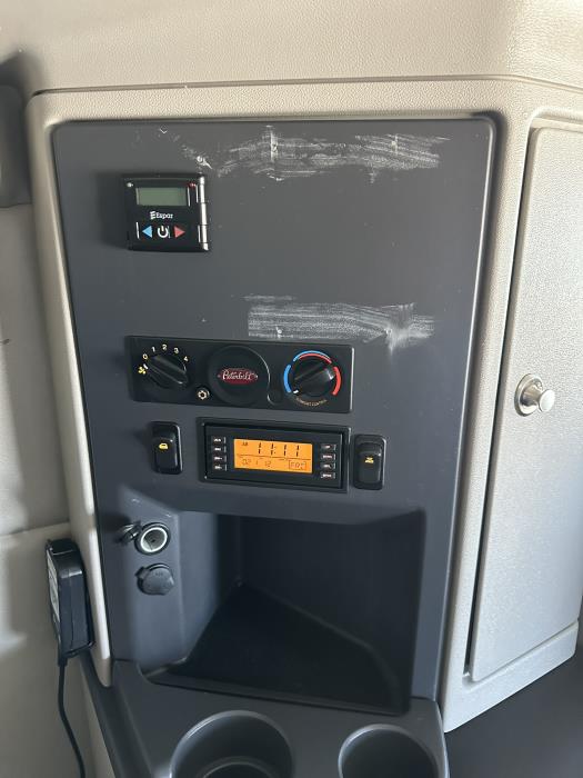 2021 Peterbilt 579-10