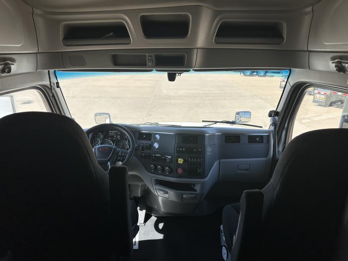 2021 Peterbilt 579-7