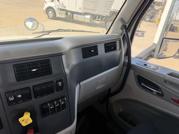 2019 Peterbilt 579-30
