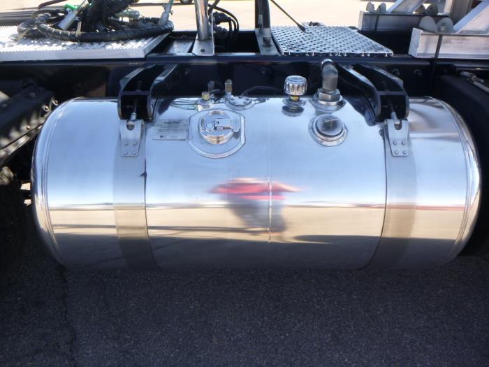 2016 Peterbilt 389-13