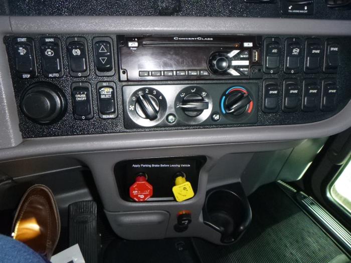 2016 Peterbilt 389-25