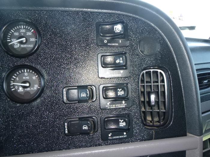 2016 Peterbilt 389-26