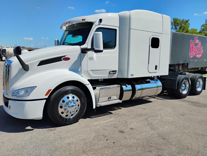 2022 Peterbilt 579-1