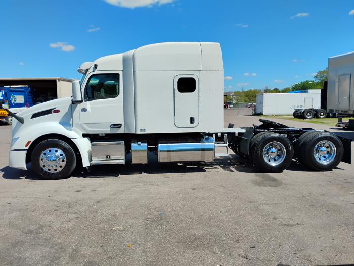 2022 Peterbilt 579-2