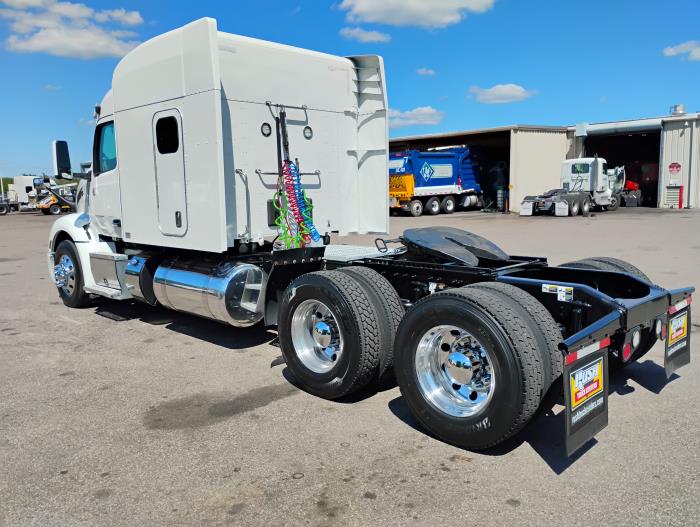 2022 Peterbilt 579-4