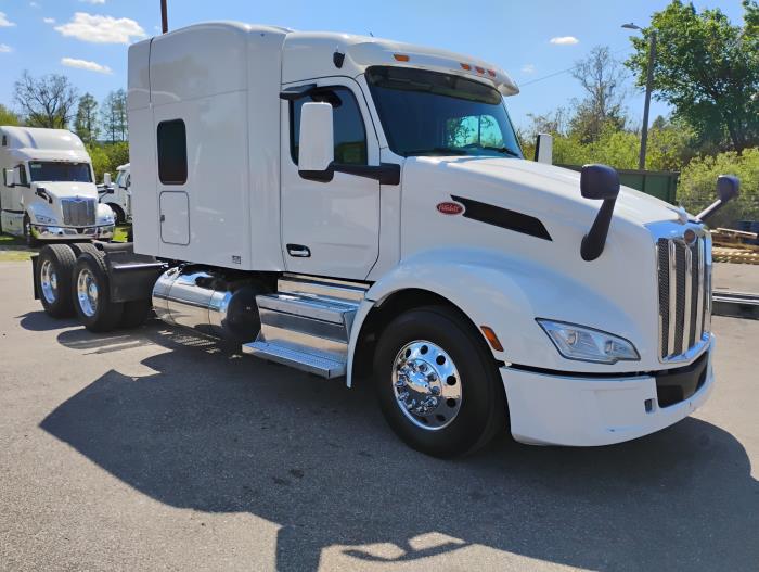 2022 Peterbilt 579-9
