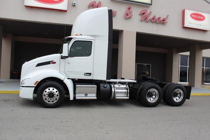2022 Peterbilt 579-2