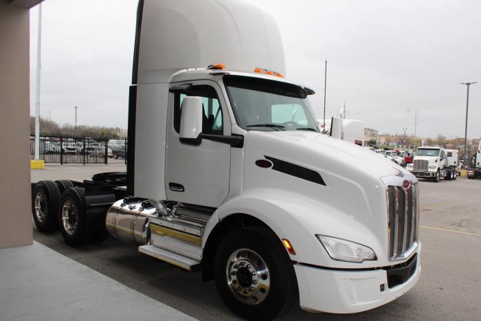2022 Peterbilt 579-6