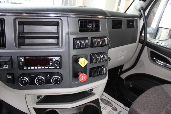 2022 Peterbilt 579-10