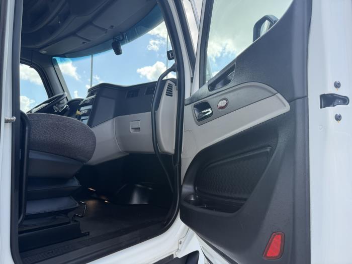 2024 Peterbilt 579-21