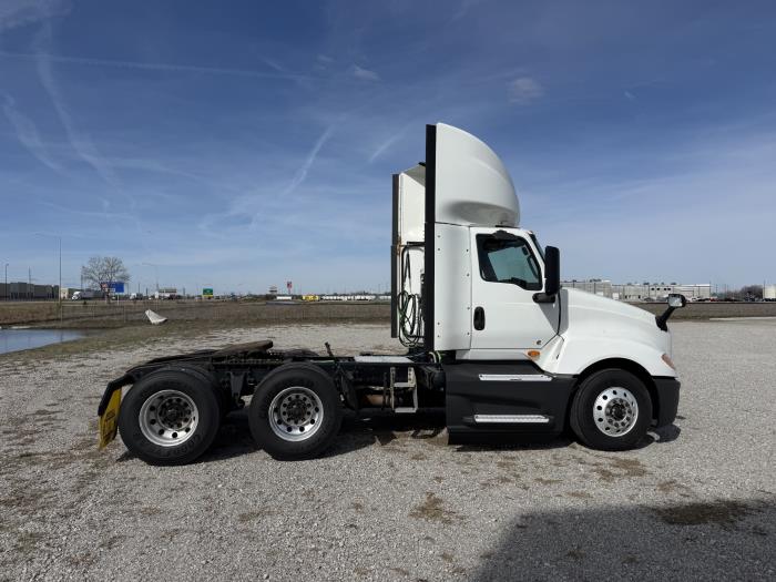 2021 International LT625-8