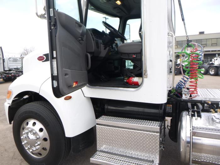 2018 Peterbilt 337-9