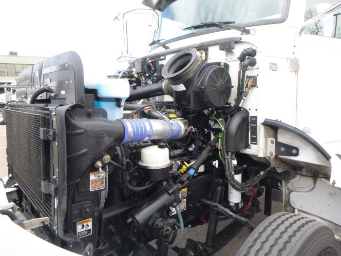 2018 Peterbilt 337-15