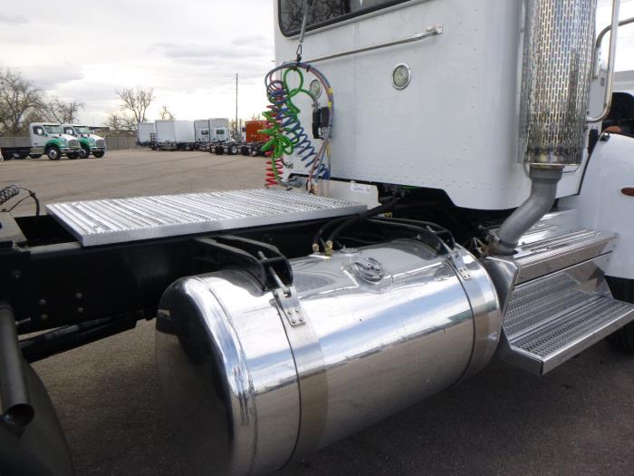 2018 Peterbilt 337-22