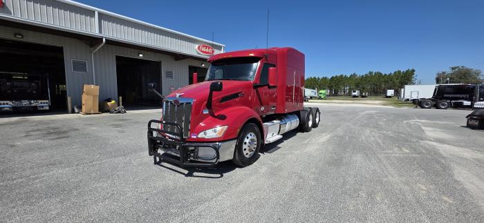 2022 Peterbilt 579-0