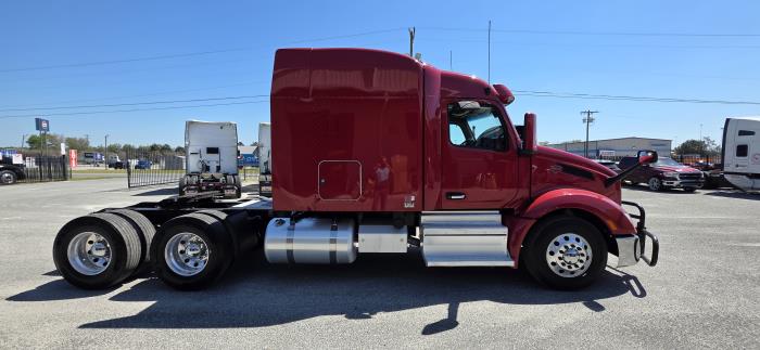2022 Peterbilt 579-5