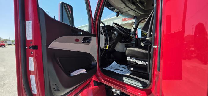 2022 Peterbilt 579-8