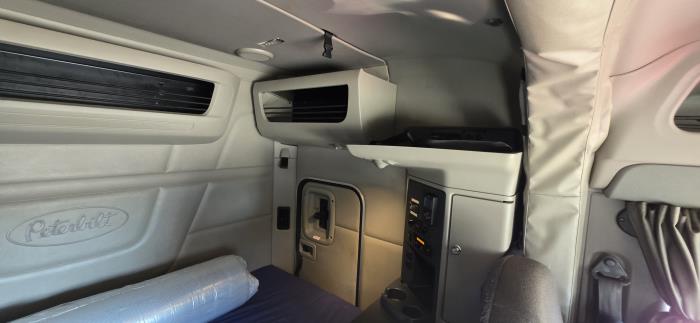 2022 Peterbilt 579-12