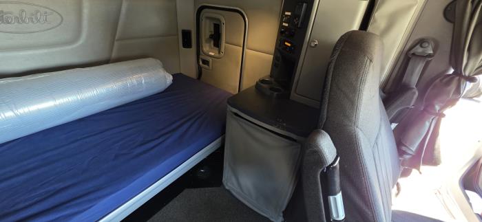 2022 Peterbilt 579-13