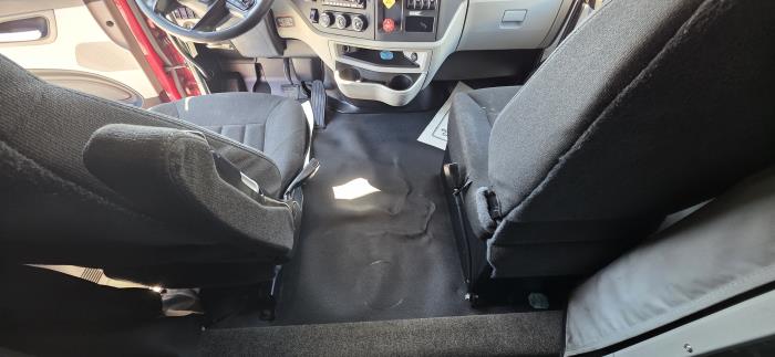 2022 Peterbilt 579-17