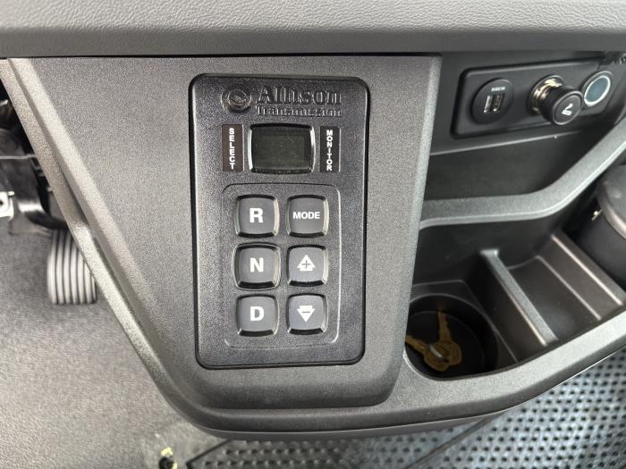 2026 Peterbilt 548-12