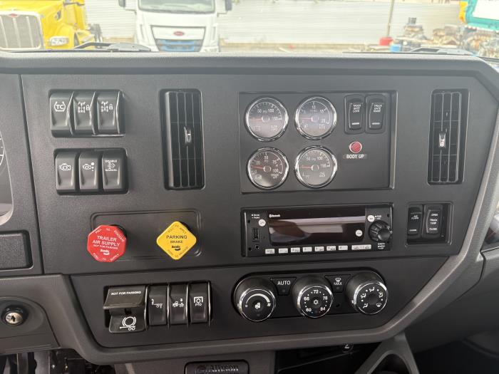 2026 Peterbilt 548-12