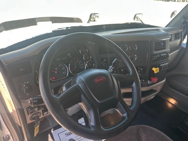 2022 Peterbilt 579-12