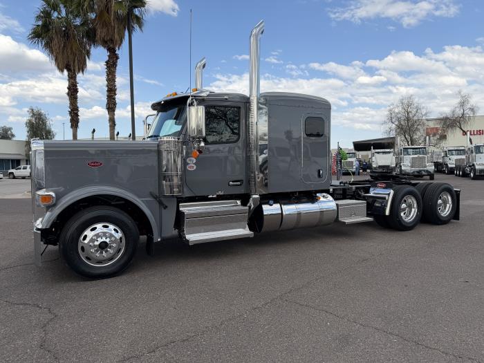 2027 Peterbilt 589-3