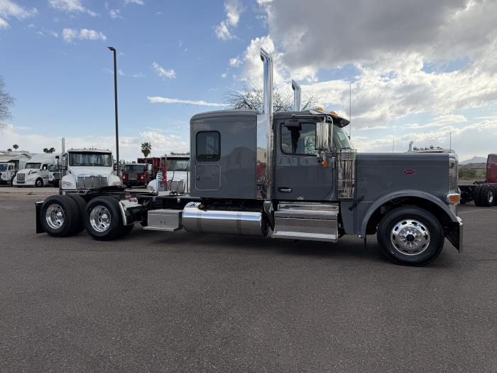 2027 Peterbilt 589-8