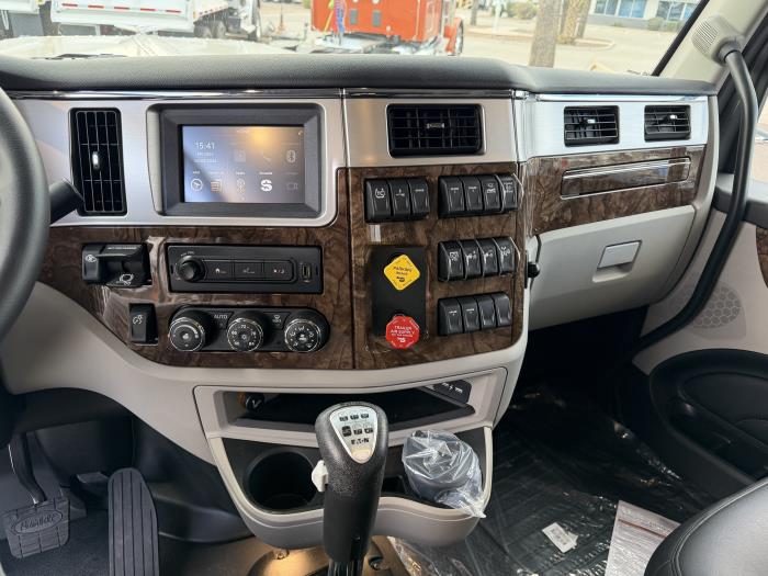 2027 Peterbilt 589-20