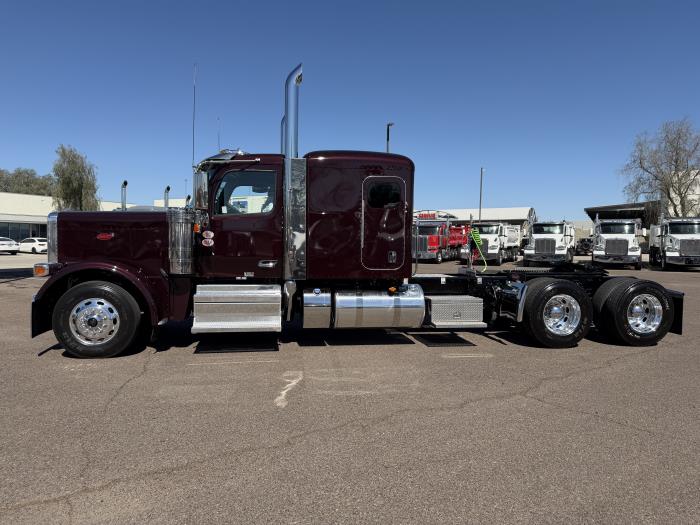 2027 Peterbilt 589-8