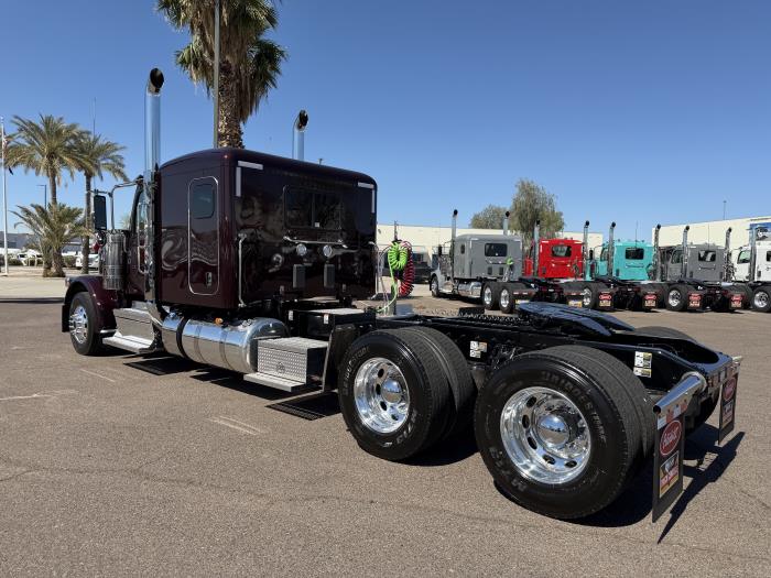 2027 Peterbilt 589-7