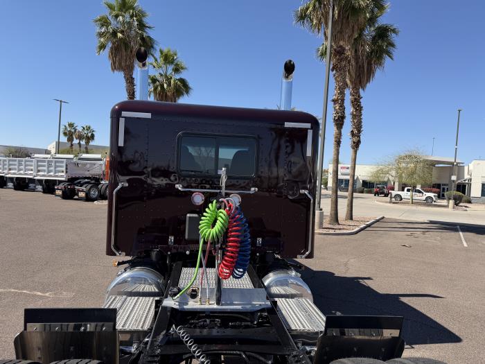 2027 Peterbilt 589-6