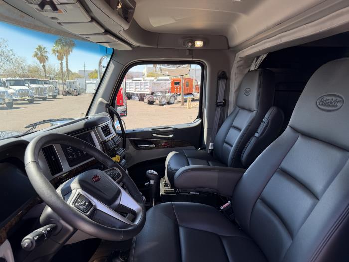 2027 Peterbilt 589-12