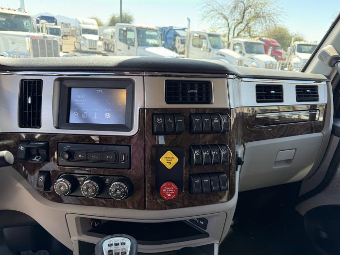 2027 Peterbilt 589-14