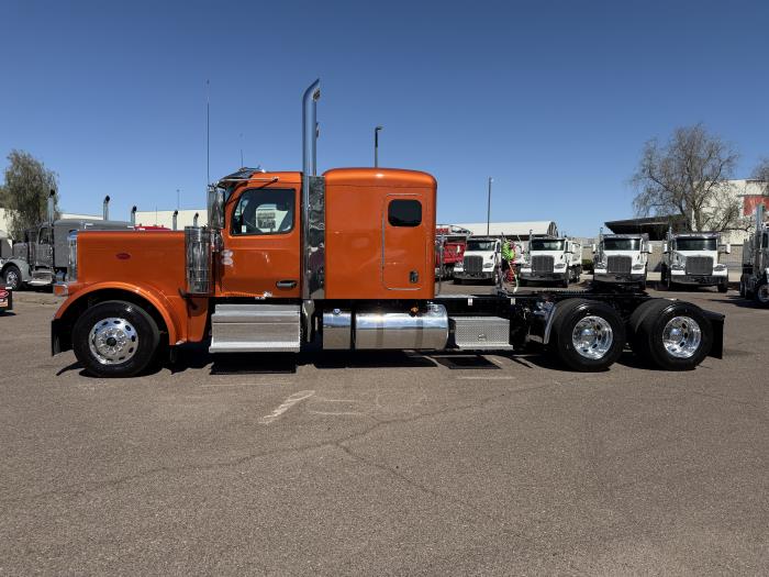 2027 Peterbilt 589-10