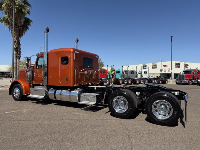 2027 Peterbilt 589-9